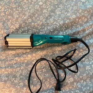 Bed Head Wave Artist Triple Barrel Hair Waver - Teal